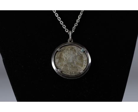 Russian silver coin necklace and pendantSizes: L=340mm Piece D=40mmWeight (K): 0.066kg