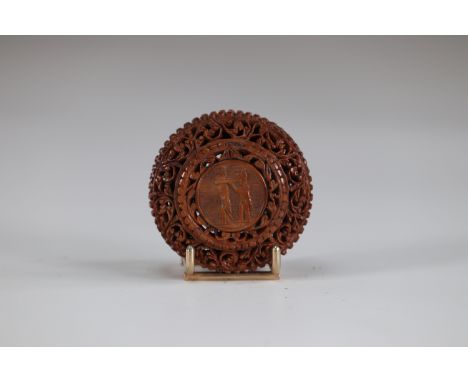 finely carved corozo box decorated with NapoleonSizes: D=50mmWeight (K): 0.017kg