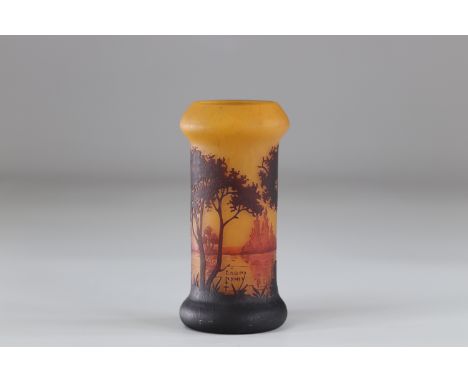 Daum Nancy vase cleared with acid lacustrine decorSizes: H=160mm D=70mmWeight (K): 0.445kgAuthor / artist: DAUM NANCY