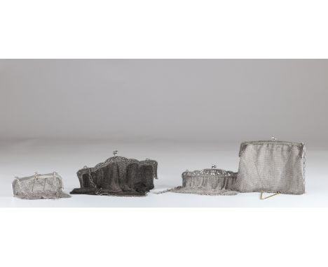 Lot of 4 large silver purses 800 thousandths chainmailSizes: diversWeight (K): 0.887kg