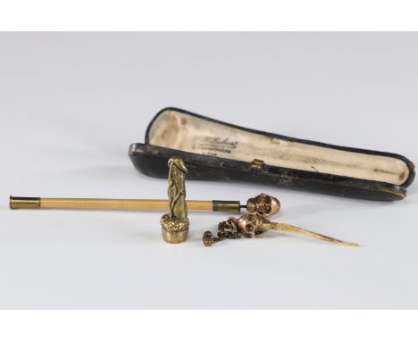 Curiosity lot of 2 memento mori "skulls" and a 19th phallusSizes: H=140mmWeight (K): 0.065kg