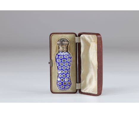 Baccarat and silver bottle circa 1900 (hinge accident)Sizes: L=100mm D=30mmWeight (K): 0.116kg