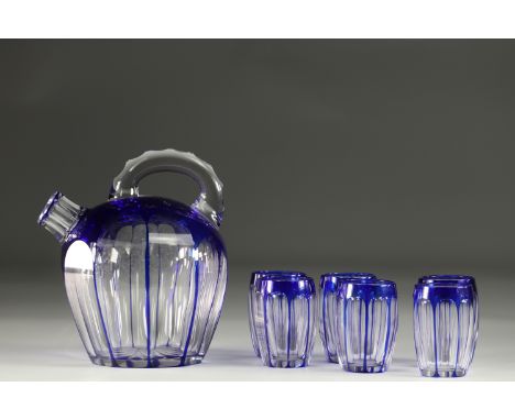 Val Saint Lambert decanter and glassesSizes: Verres H=70mm D=45mm Carafe H=175mm L=160mmWeight (K): 2kgAuthor / artist: VAL S