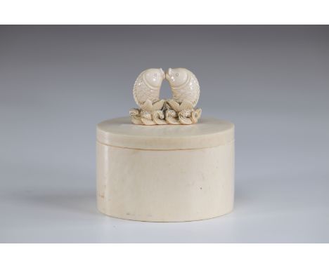 China covered box decorated with 2 fish circa 1900Sizes: H=95mm D=85mmWeight (K): 0.195kg