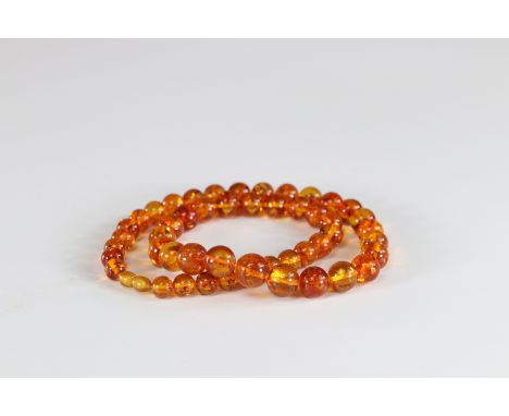 Amber necklaceSizes: L=290mmWeight (K): 0.053kg