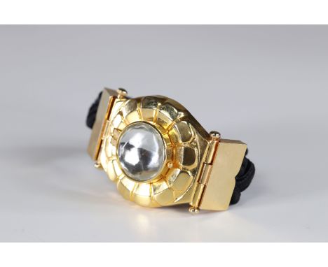 Yves Sant Laurent Paris bracelet boxSizes: L=190mm l=45mmWeight (K): 0.067kgAuthor / artist: YVES SAINT LAURENT