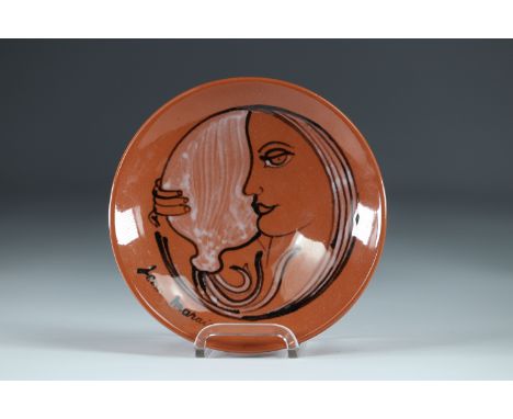 Jean Marais (1913-1998) Decorative terracotta plateSizes: D=155mmWeight (K): 0.310kgAuthor / artist: Jean Marais (1913-1998)