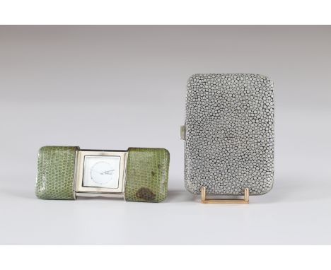 Dior box and clock in GaluchatSizes: Boite L=80mm l=60mm Montre L=90mm l=40mmWeight (K): 0.168kg