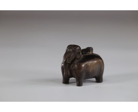Asia elephant shaped boxSizes: H=60mm L=80mmWeight (K): 0.325kg