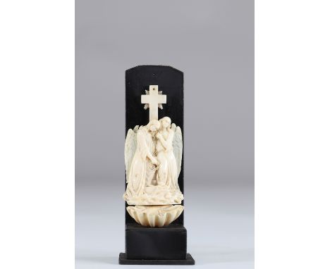 Sumptuous, finely carved stoup of two 18th Dieppe angelsSizes: H=160mm L=60mmWeight (K): 0.098kg