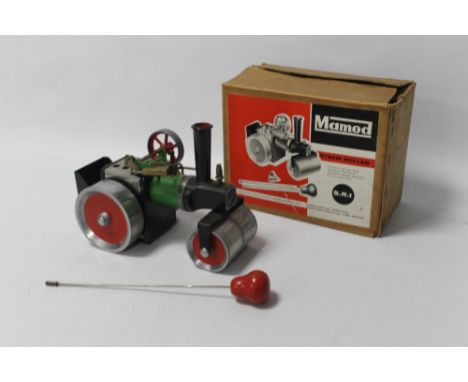A BOXED MAMOD S.R.I. LIVE STEAM ROLLER