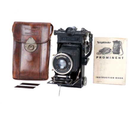 A Voigtlander Prominent 6x9 Rangefinder Camera, 1933, black, serial no. D966362, with Voigtlander Hellar f/4.5 105mm lens, bl