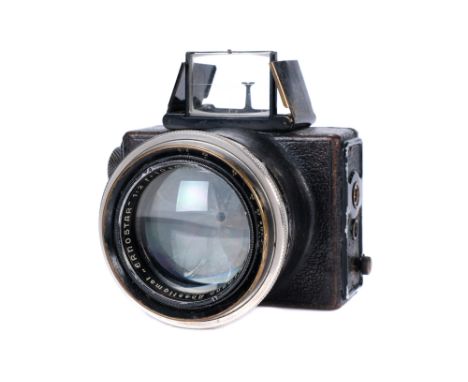 An Ernemann 'Er-Nox' Ermanox 4.5x6cm Camera, 1924, black, no serial no., with Ernemann Ernostar Anastigmat f/2 100mm lens, bl