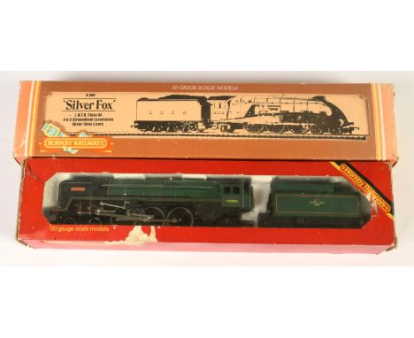 Hornby OO R.099 'Silver Fox', Includes Cab figures and Head code markers, R 6926 'Britannia' 70000, Condition: Generally Good