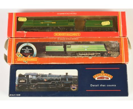 Group of OO locomotives - Hornby R.866 Southern Region 'Fighter Pilot' 21C155, R.374 'Spitfire' 21C166, Bachmann 32-355 Stand