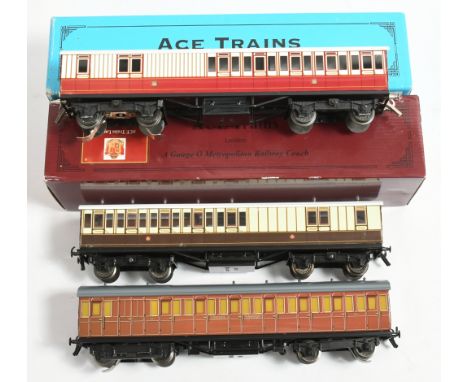 Ace Trains O Group of 3x Boxed / Unboxed Coaches. Comprising London Transport 483 Brake / 3rd has centre rail pick, Caledonia