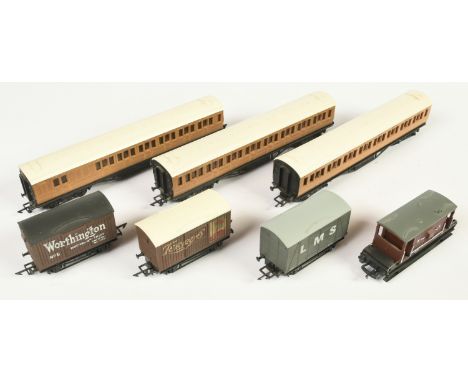 Group of Grafar OO (Graham Farish) Coaches and Wagons - Also includes one Bachmann Brake van. Conditions: Appear Mostly Good 