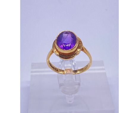 9ct gold ladies ring, oval cut amethyst stone Size:MWeight:2.48g