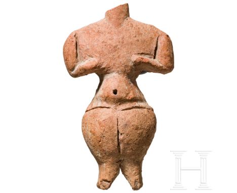 Eindrucksvolles Venusidol, Körös-Kultur, Ungarn, Neolithikum, 4. Jtsd. v. Chr.   Stark plastisch gebildetes Terracotta-Idol m