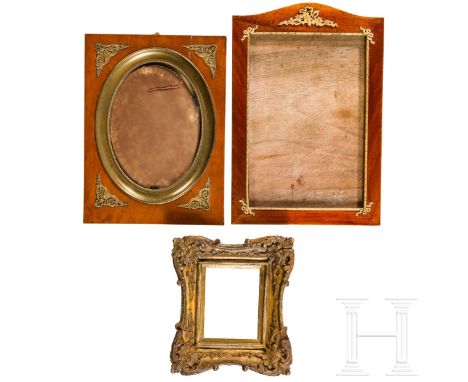 Konvolut von drei klassizistischen Portraitrahmen, deutsch, 19. Jhdt.  Holz, geschnitzt, teilweise mit vergoldetem Messingbes