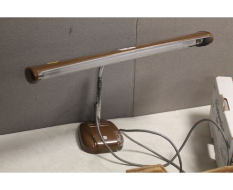 A RETRO BANKERS LAMP