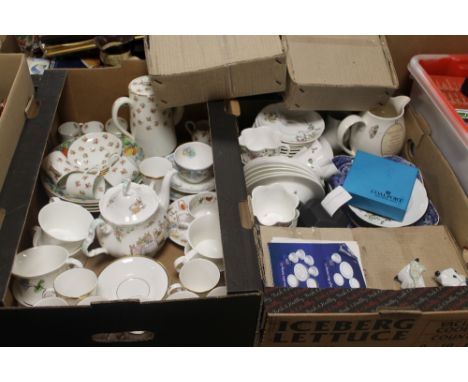 TWO TRAYS OF CHINA TO INCLUDE ROYAL WORCESTER, ROYAL DOULTON BRAMBLY HEDGE TEAPOT, ETC