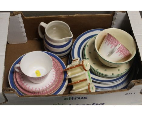 A TRAY OF CHINA TO INCLUDE ROYAL WORCESTER, A NOVELTY TOAST RACK, SUSIE COOPER, ETC