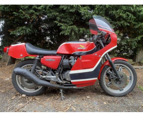 An early example of one of the original 150 bikes produced by Colin Seeley as 'Phil Read Replicas'.Honda commissioned 400 CB7