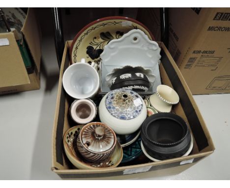 A selection of vintage ceramics including Jasperware