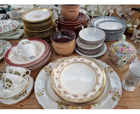 MIDWINTER, GRINDLEY, WEDGWOOD AND FRENCH DINNER PLATES TOGETHER WITH THREE COOKING POTS, A TEA POT, ETC.