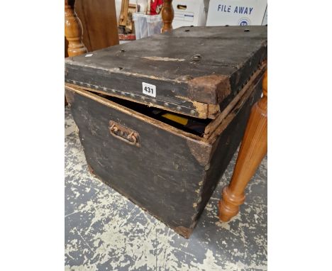 AN ANTIQUE BOX CONTAINING VARIOUS TOOLS. 