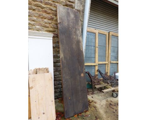 A LARGE WORK BENCH TOP.