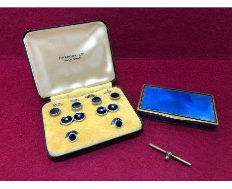 A SET OF HARRODS LTD MANS SHOP CUFFLINKS AND SHIRT STUDS, ONE PAIR OF CUFFLINKS ASSESSED AS 18ct GOLD AND PLATINUM, EACH SET 