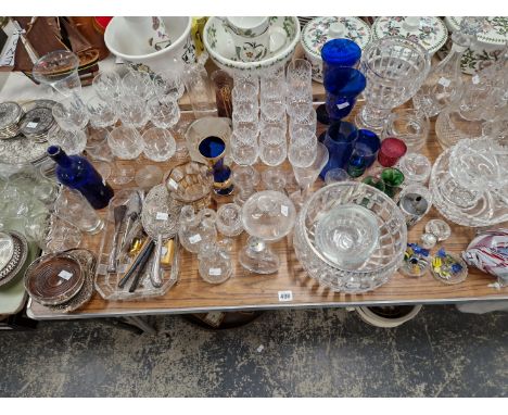 A LARGE COLLECTION OF ANTIQUE AND LATER GLASS WARES, SILVER BUTTON HOOKS ETC. 