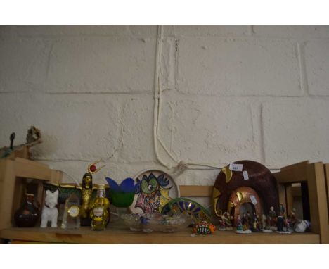 Mixed Lot: Assorted miniature figures, glass and other items