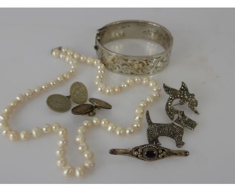 A Collection of Miscellaneous Jewellery, including solid silver bangle and a pair of gentleman's cuff links, marquisette dolp