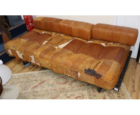 A De Sede tan leather daybed/sofa, model DS 76 L.190cm