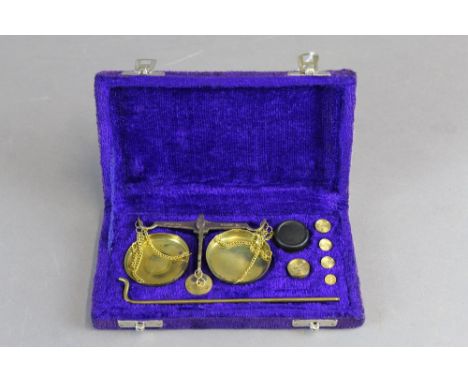 Cased set of scales & weights