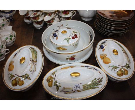 A quantity of Royal Worcester 'Evesham' Tableware including pie plate, oval lidded serving dishes, bowls, etc
