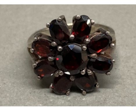 Silver nine stone garnet cluster ring 7.1g gross size R
