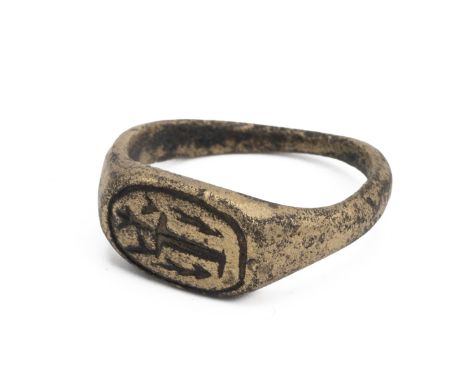 Roman bronze seal ring, wearable, 6.3g.