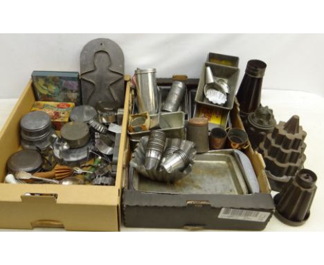 Quantity of vintage Kitchenalia and tin baking accessories including Gingerbread cutters, jelly moulds, sifter, baking trays,