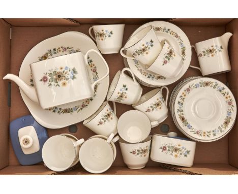 A Royal Doulton bone china Parasol pattern tea service (40)