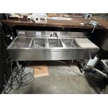 ADVANCE TABCO SS' 3 COMPARTMENT BAR SINK W/ DRAIN TABLE ON BOTH SIDES, FAUCET AND DRAIN STOPS, 60" L