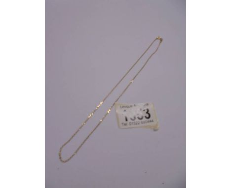 A fine 9ct gold chain in good condition, 40 cm long, 0.7 grams.