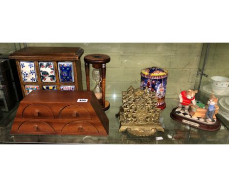 MINIATURE POTTERY SIX DRAWER SPICE CABINET, HOURGLASS, BRASS STATIONERY RACK AND OTHER ITEMS 
