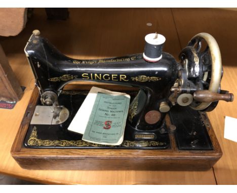 VINTAGE SINGER MANUAL SEWING MACHINE