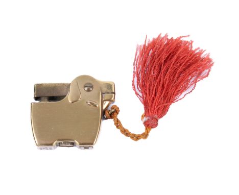 A vintage Crown Dog-Lite novelty cigarette lighter. Modelled as a dog, Pat 147860, 2.8cm Condition Report: Generally in a goo