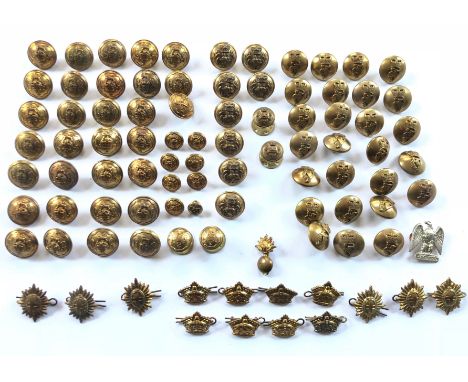 Second Life Guards Regimental Buttons etc. A selection of post 1920 Second Life Guards buttons comprising: 31 x large, 7 x sm
