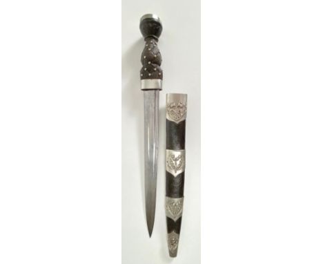 8th 5VB Liverpool Scottish Pipers Dirk.  A good early 20th Century example. The plain blade with double fuller. The hilt of r